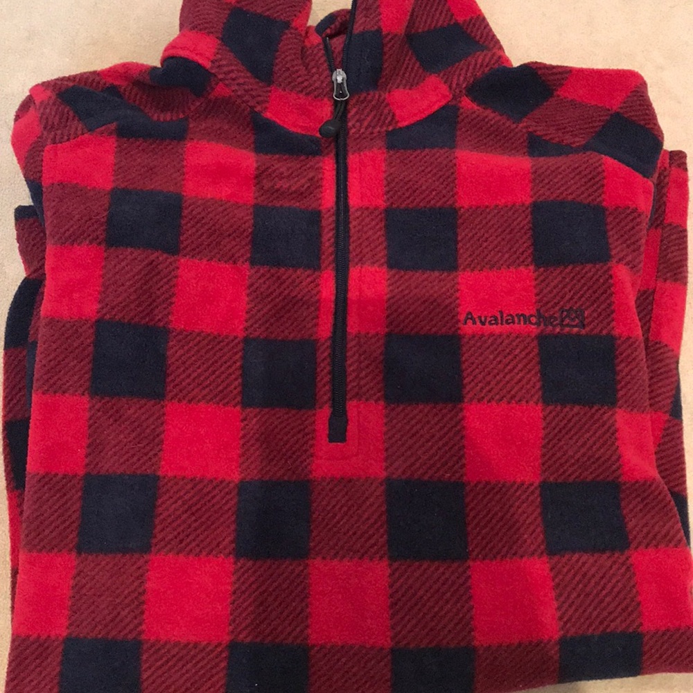 Avalanche Quarter Zip. Worn Once Perfect Condition